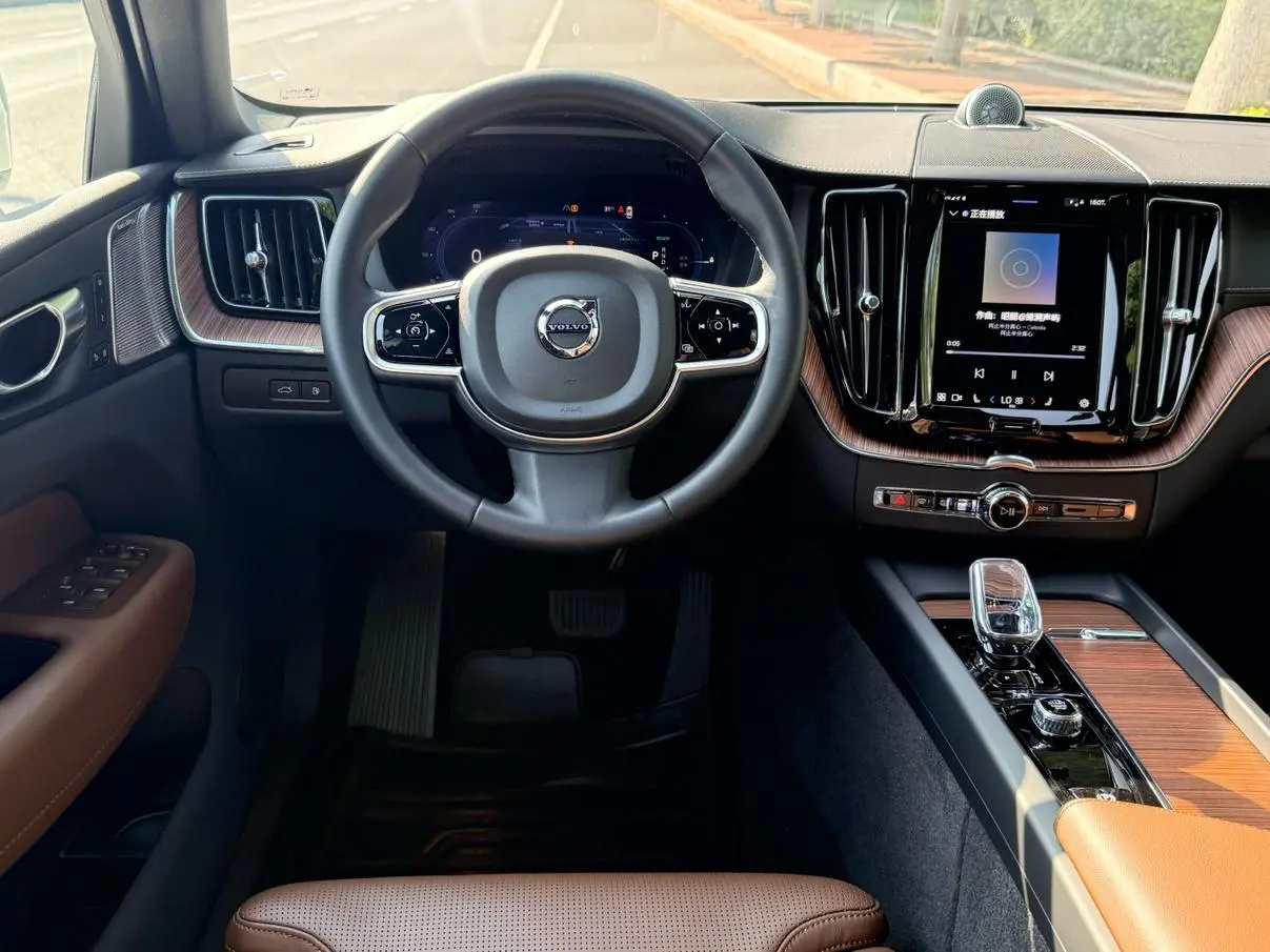 Volvo Volvo XC60 PHEV T8 four-wheel drive long battery life Zhiya Deluxe Edition
