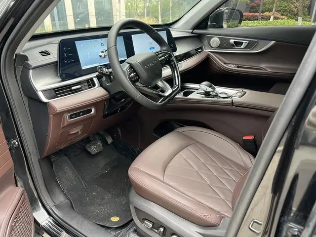 Chery Fulwin Tiggo 8 PRO Champion Edition 290T two-wheel drive Peak Edition 5 seats