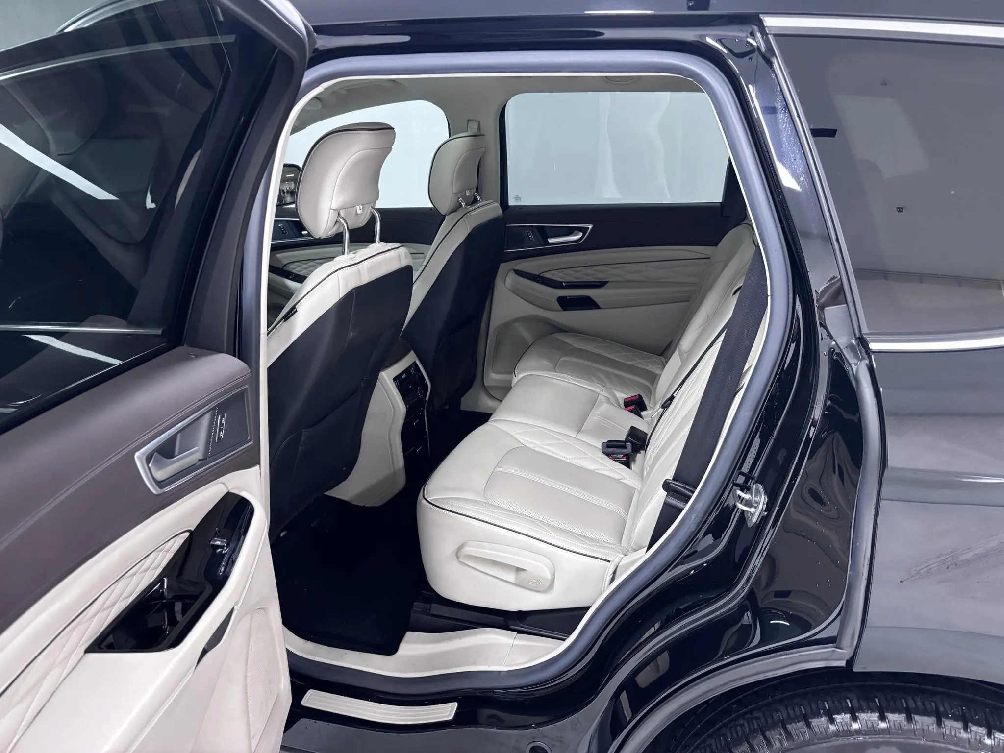 Ford Sharp World EcoBoost 245 four-wheel drive Zunrui Plus 7-seater country V