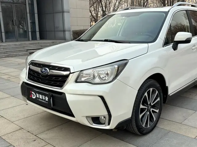 Subaru FORESTER Forester 2.0i Fashion Navigation Version