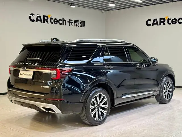 Ford Explorer 2.3T EcoBoost four-wheel drive titanium version 7 seats