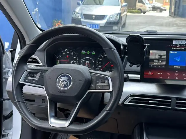 BYD Qin Yu Travel edition