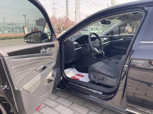 Volkswagen Passat Facelift 280TSI Business Edition