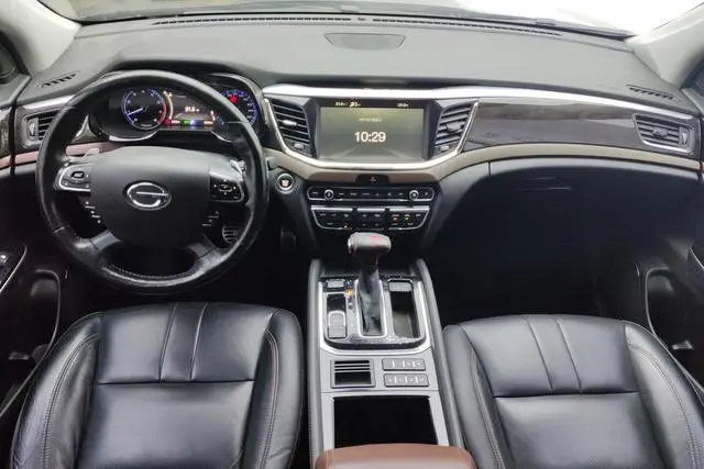 GAC Trumpchi GS8 320T two-wheel drive luxury Zhilian Edition 7 seats