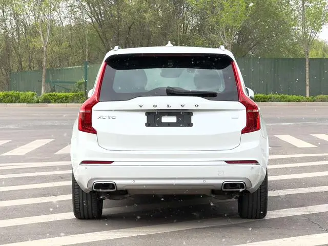 Volvo Volvo XC90 PHEV E-drive hybrid T8 Zhizun Deluxe Edition 7 Seats