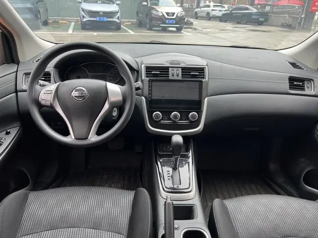 Nissan TIIDA 1.6L CVT Cool Version
