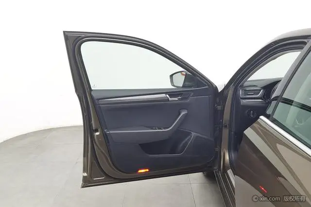 Skoda Speed pie ZI330 DSG Smart Edition