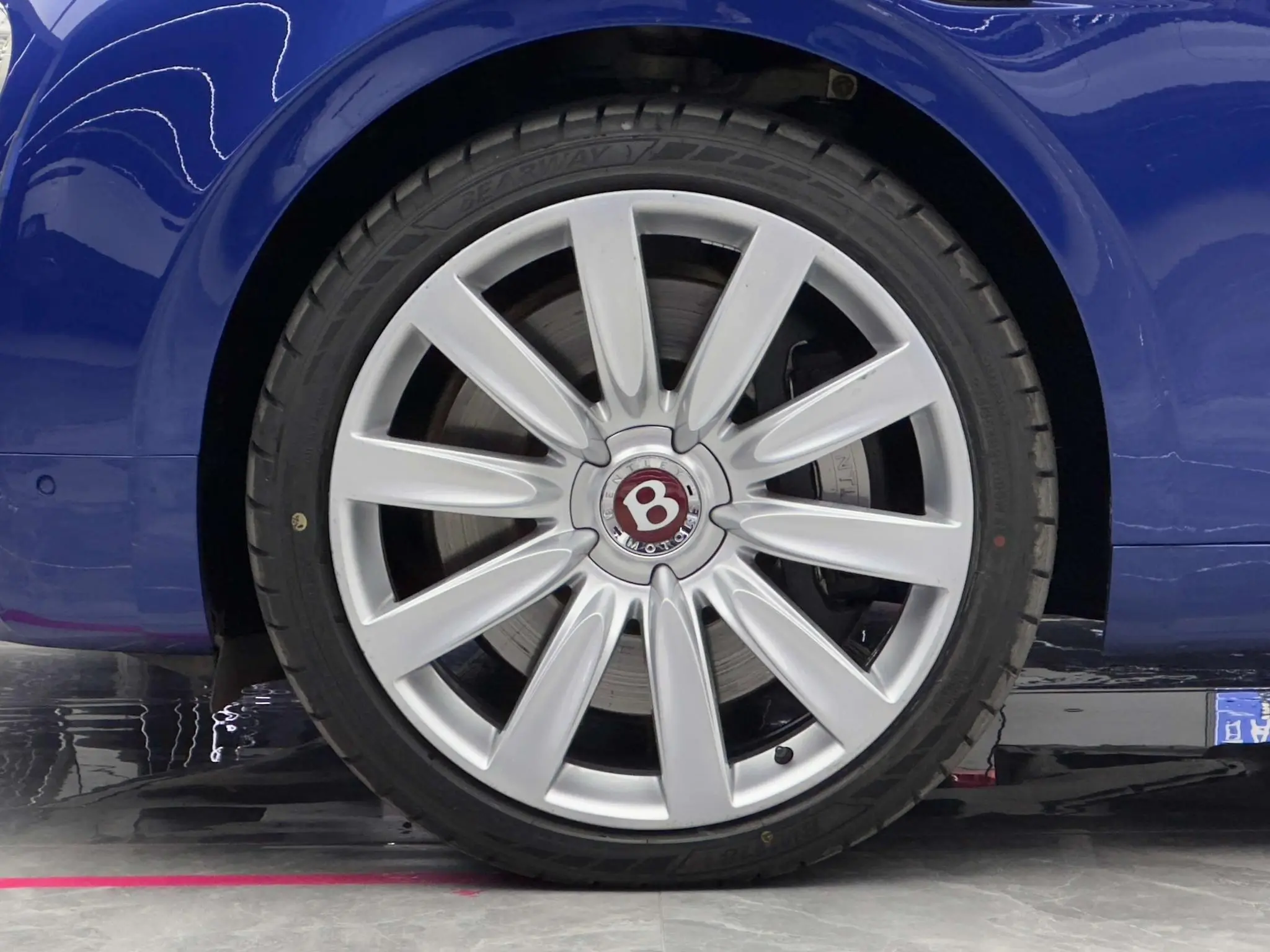 Bentley Flying 4.0T V8 Standard Edition