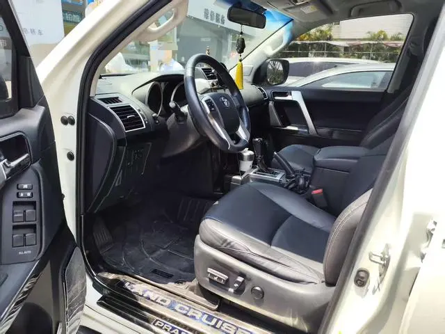 TOYOTA Prado 2.7L Automatic Deluxe Edition