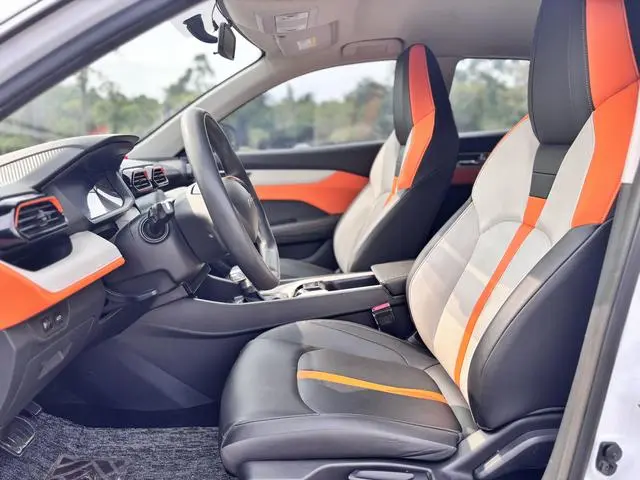 Dongfeng Fengshen Yi Hyun Mach Version 1.5L Automatic Glory Version
