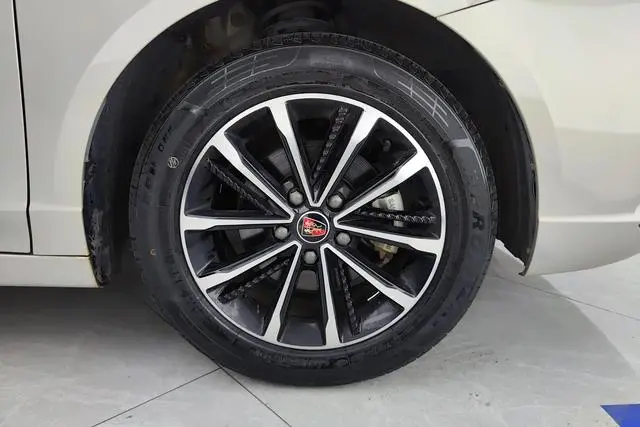 Roewe Roewe i5 1.5L automatic 4G Interconnection Linghao Ultimate Edition