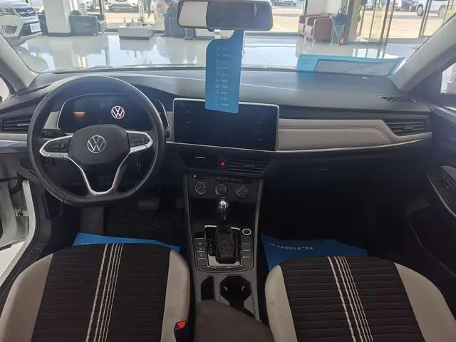 Volkswagen Bora 200TSI DSG Smooth Version
