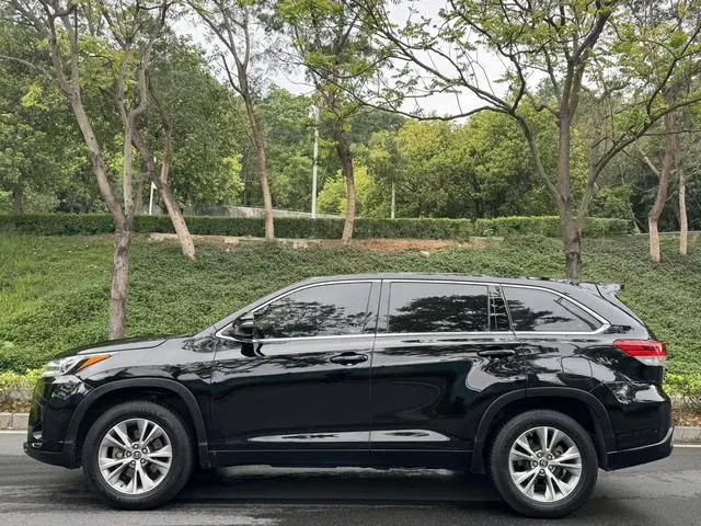 TOYOTA Highlander 2.0T two-wheel drive Elite edition 7-seater Country VI