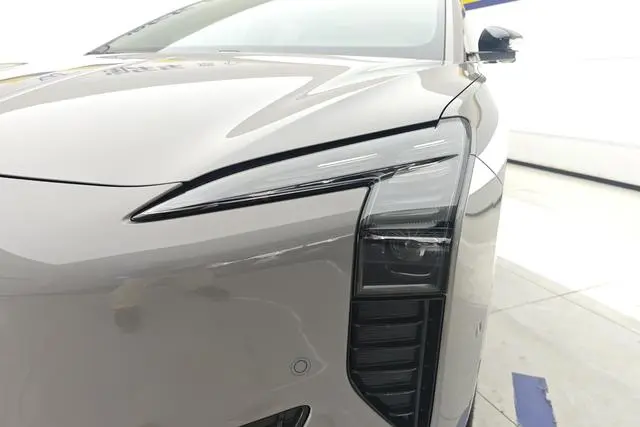 Hongqi Hongqi EH7 760 Pro+ four-wheel drive version