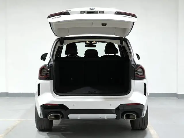 BMW BMW X3 xDrive25i M sports suit