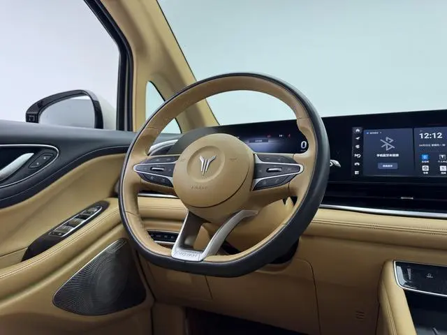 VOYAH Lantu Dreamer PHEV Low-carbon version of the dream