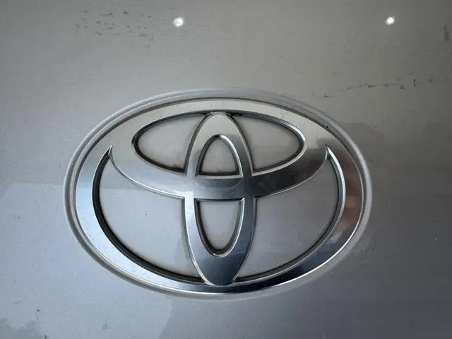 TOYOTA Camry Dual Engine 2.0 HGVP Deluxe Edition