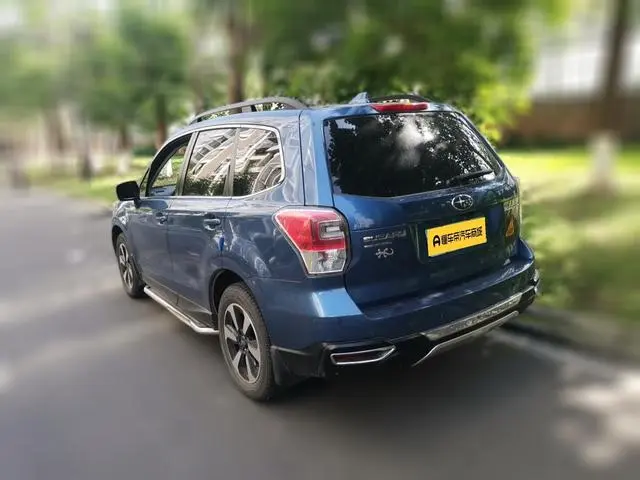 Subaru FORESTER Forester 2.0i Deluxe Navigation Version