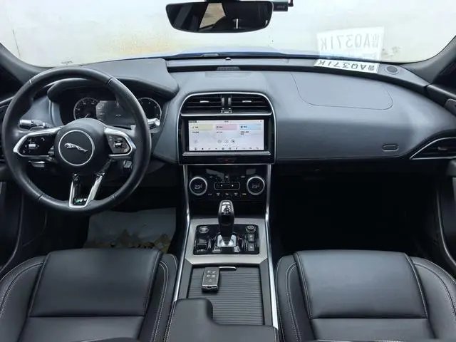 Jaguar Jaguar XEL 2.0T 200PS R-DYNAMIC S Enterprising Sports Edition