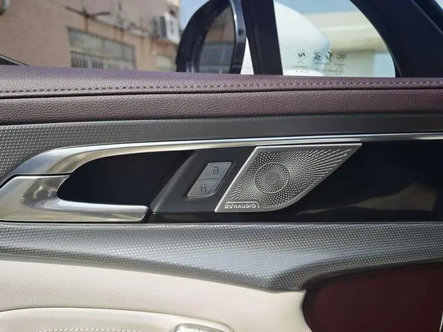 Hongqi Hongqi H5 2.0T Automatic Smart Union flag collar version
