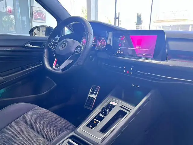 Volkswagen Golf GTI 380TSI DSG GTI