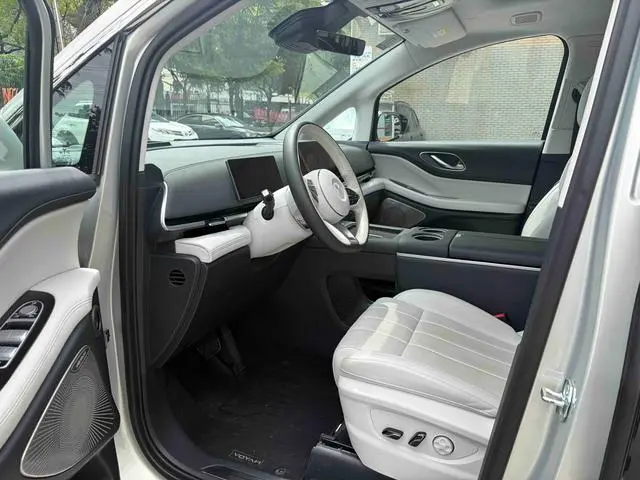 VOYAH Lantu Dreamer PHEV Four-wheel drive flagship dry version