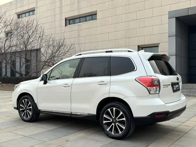 Subaru FORESTER Forester 2.0i Fashion Navigation Version