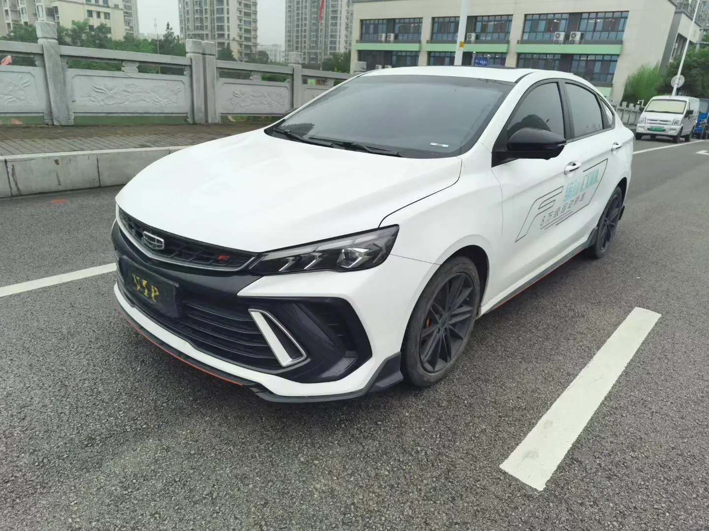 Geely Binrui Binrui COOL 1.5T DCT Thunder Edition