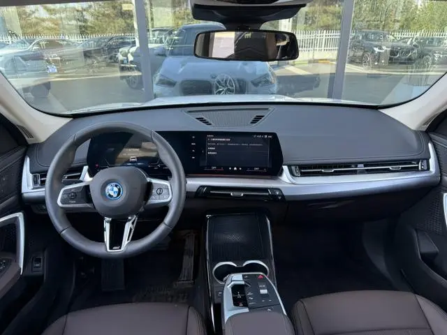BMW BMW iX1 eDrive25L M sports suit
