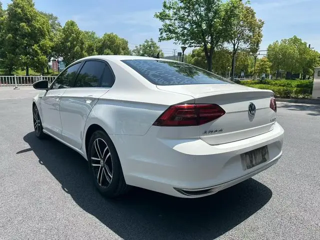 Volkswagen Lingdu 280TSI DSG Deluxe Edition Country VI