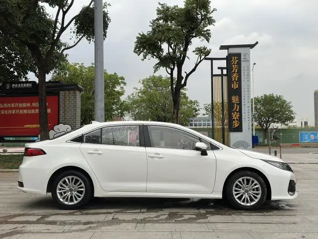TOYOTA Asian lion 2.0L Deluxe Edition