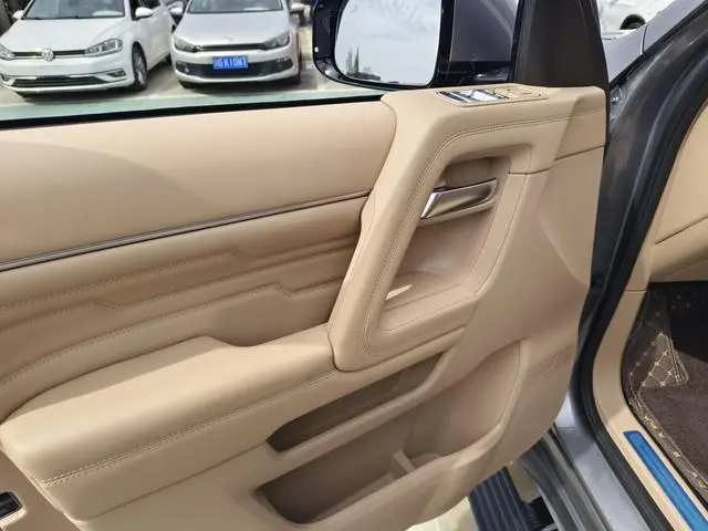 Beijing Beijing off-road BJ60 Thunder Advanced version of seven seats