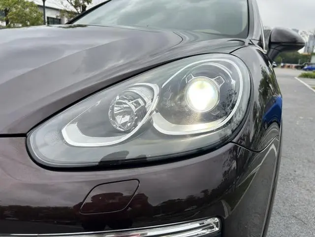 Porsche Cayenne Cayenne Platinum Edition 3.0T