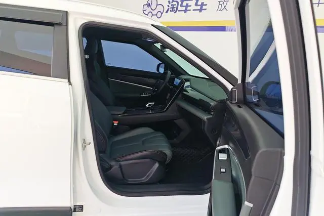 Geely Boyue 1.5TD Zhilian+