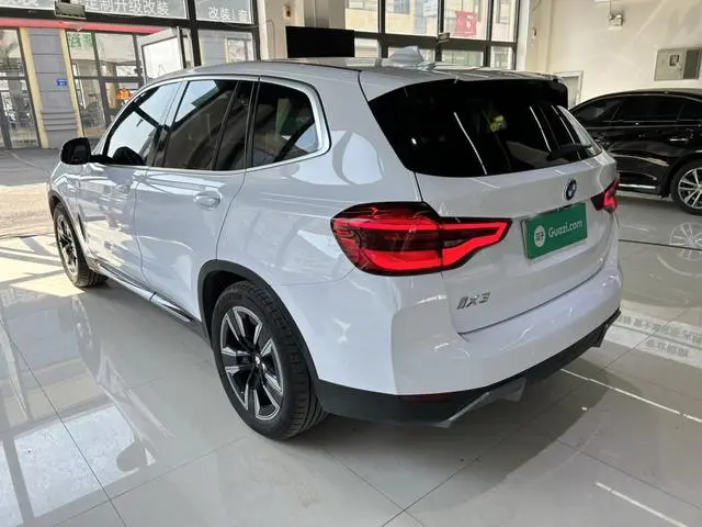 BMW BMW iX3 Facelift leading type