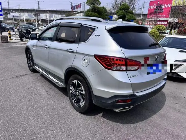 Dongfeng Fengshen Dongfeng Fengshen AX7 2.0L automatic Zhiyi type