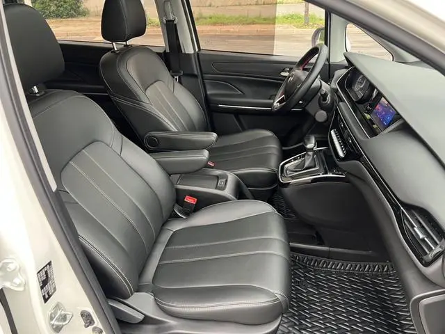 GAC Trumpchi M6 270T Automatic Deluxe Edition 7 seats