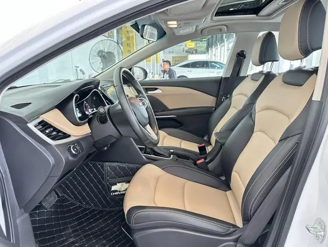 Chevrolet Cruze 320 automatic Enjoy Skylight version