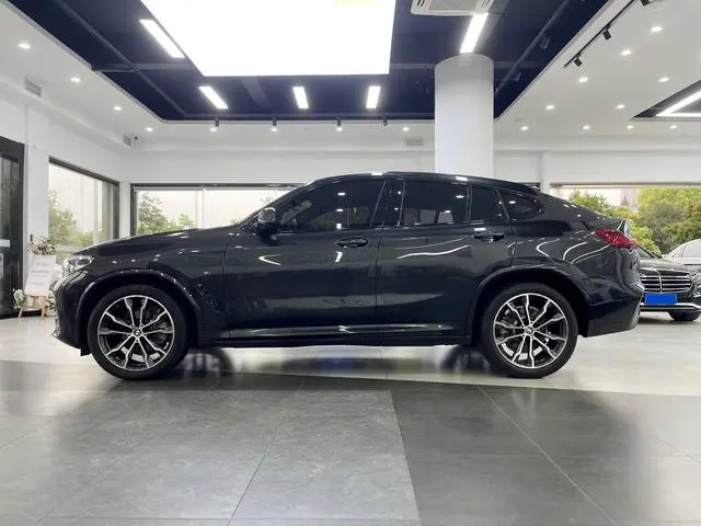 BMW BMW X4 xDrive25i M Sports Yao Ye Suit