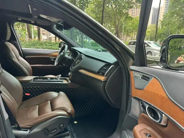 Volvo Volvo XC90 PHEV E-drive hybrid T8 Zhizun Edition 7-seater Country V
