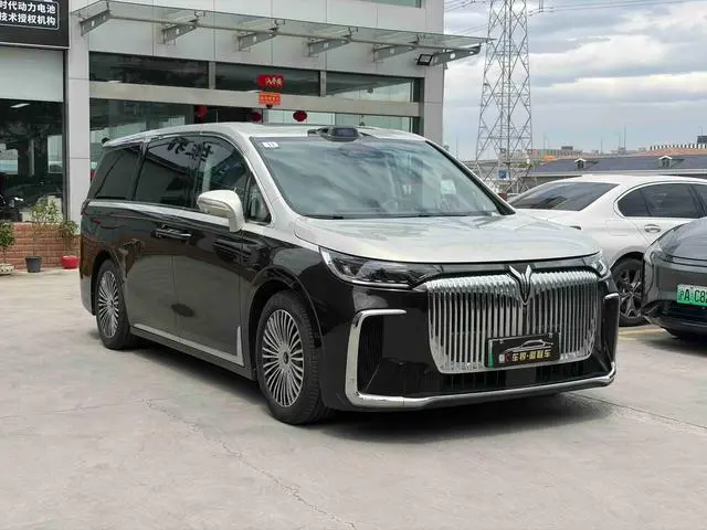 VOYAH Lantu Dreamer PHEV Four-wheel drive flagship dry version