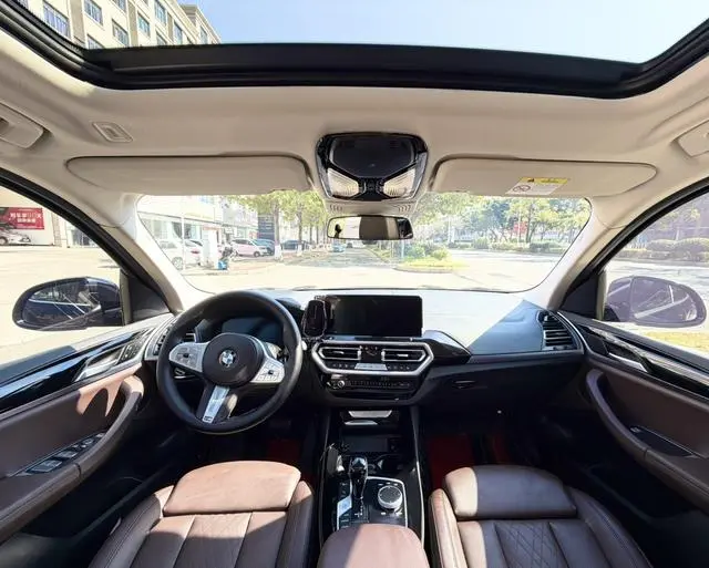 BMW BMW X3 xDrive25i M sports suit