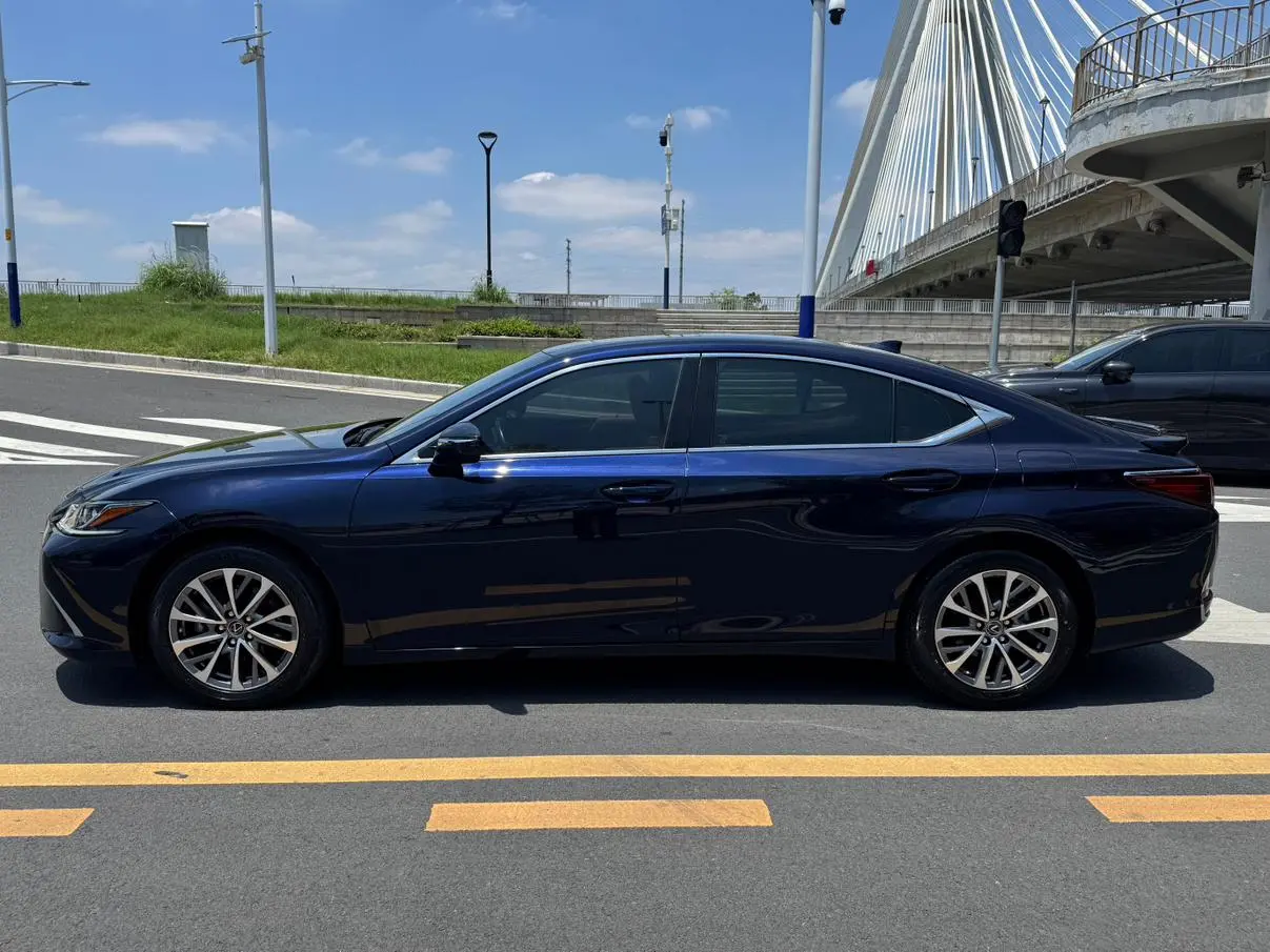 Lexus Lexus ES 300h Excellent Edition