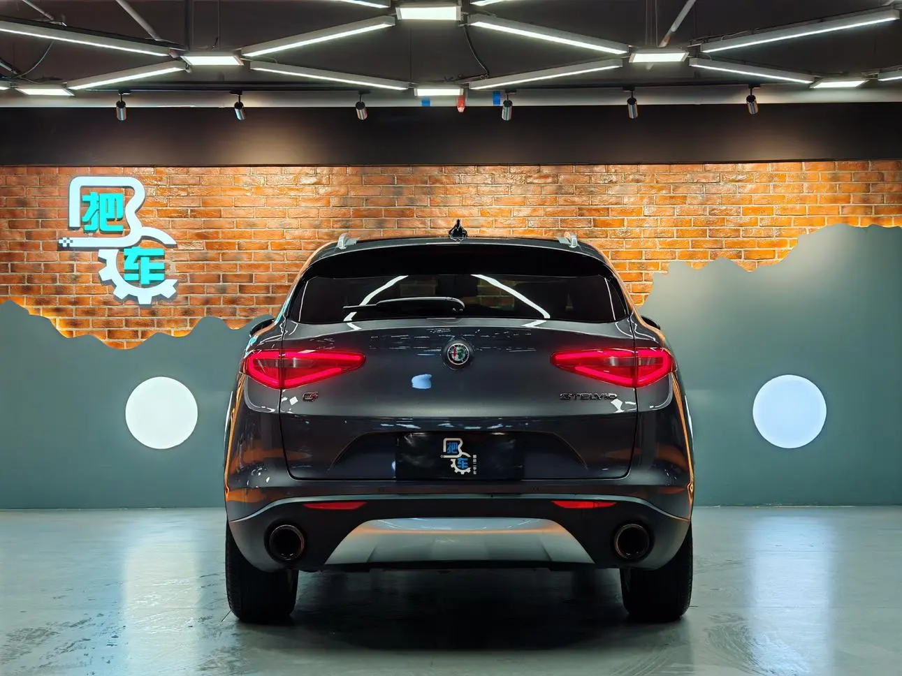 Alfa Romeo Stelvio 2.0T 280HP Deluxe Edition