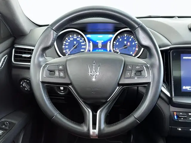 Maserati Ghibli 3.0T 350Hp standard version Country V