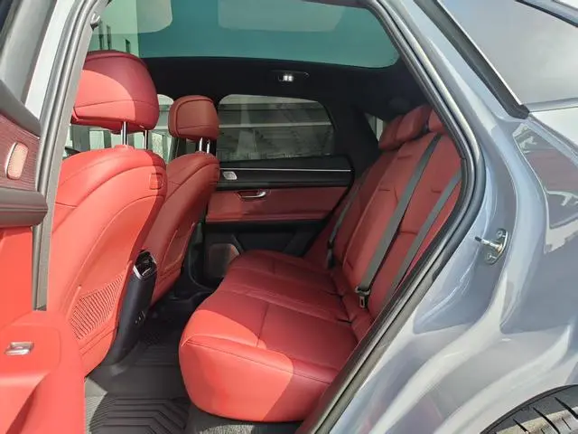 AITO Ask the world M5 Extended range Max RS four-wheel drive high-end smart driving version