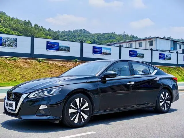 Nissan Teana Facelift 2.0 L XL Upper Smart Edition