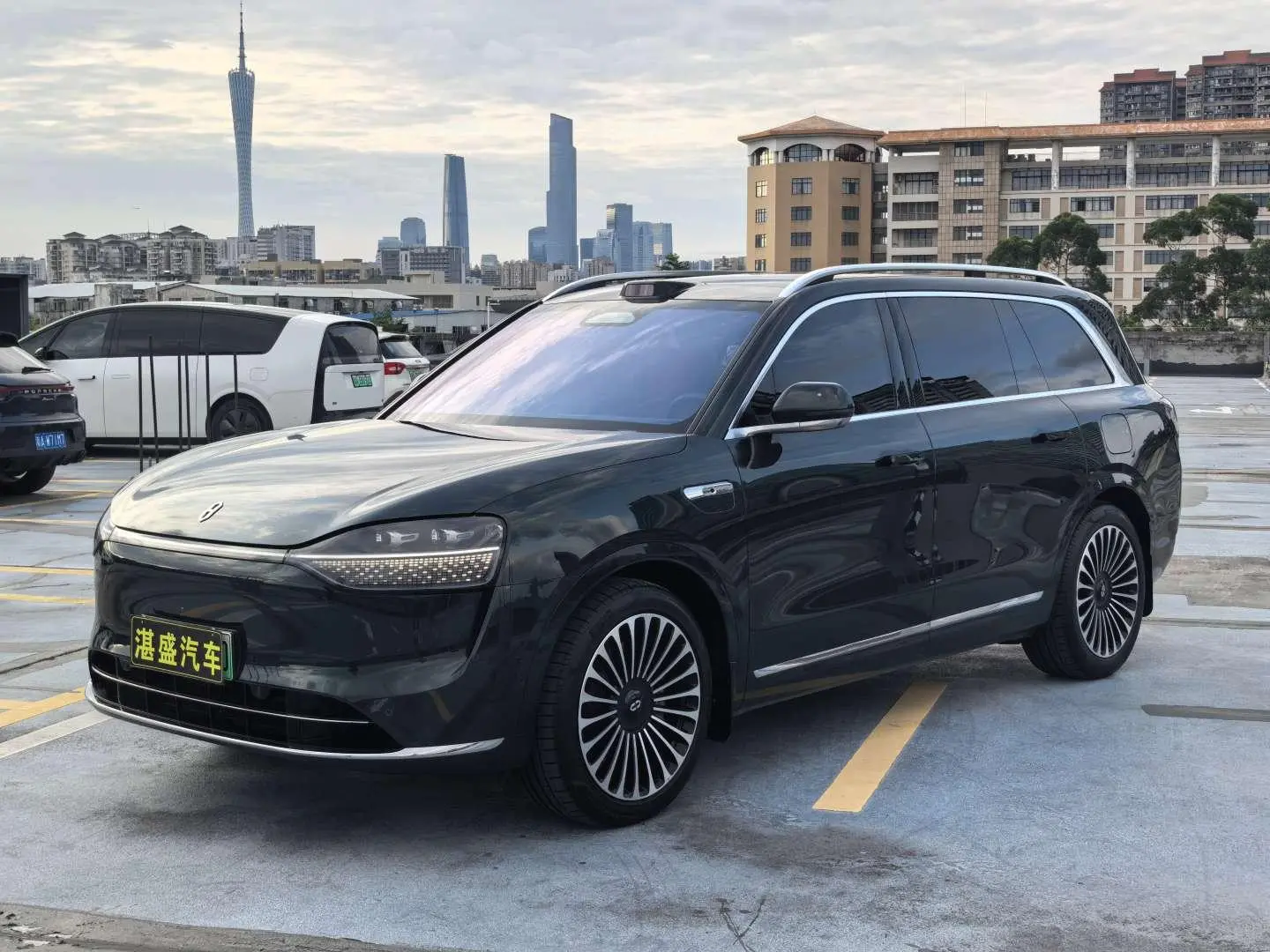 AITO Ask the world M9 Extended range Ultra six-seater version