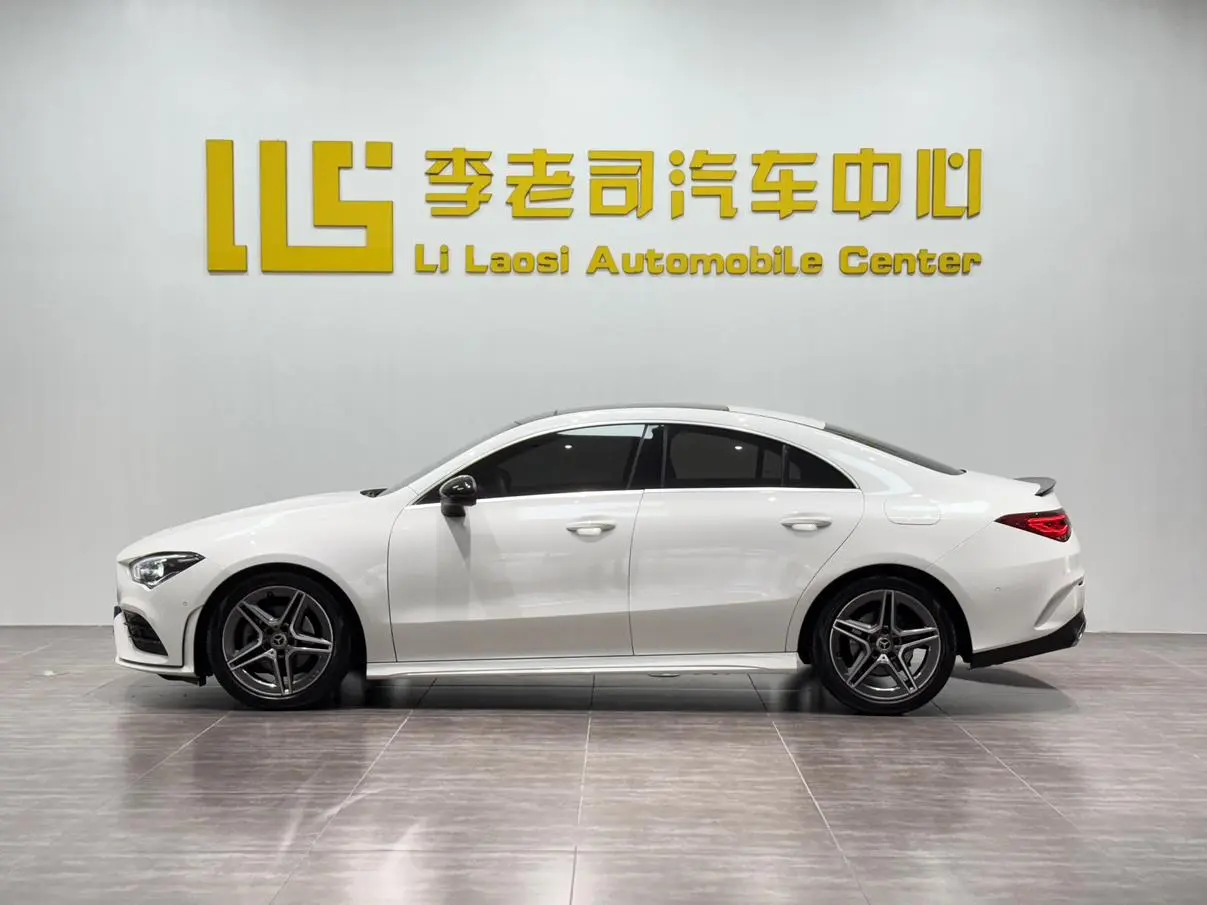 Mercedes-Benz Mercedes-Benz CLA CLA 200 four-door coupe
