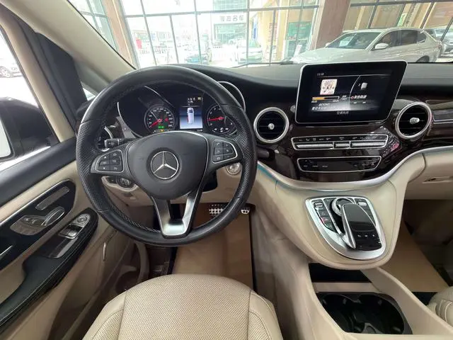 Mercedes-Benz Mercedes-Benz V-class V 260 Premium Edition Country VI